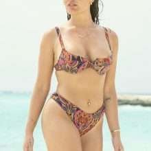 Megan Barton en bikini aux Maldives