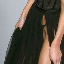 On voit la petite culotte de Michelle Randolph aux Producers Guild Awards