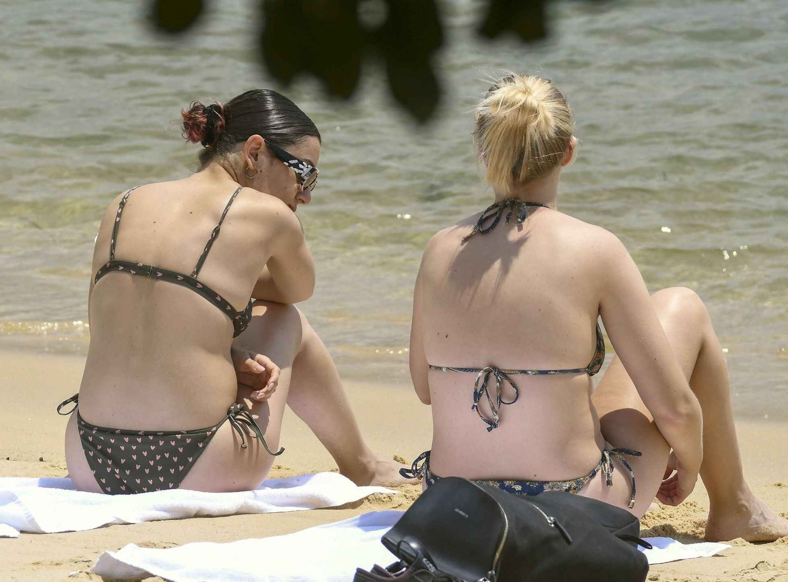 Charli XCX en bikini à Sydney