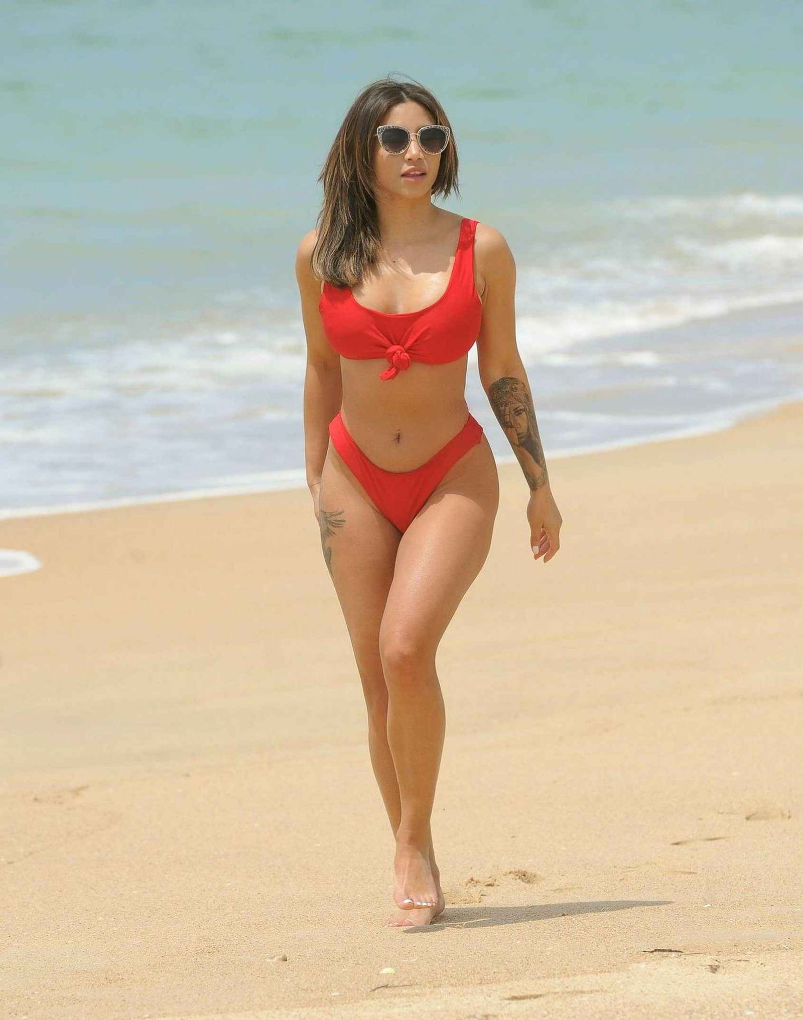 Kayleigh Morris en bikini à Tenerife