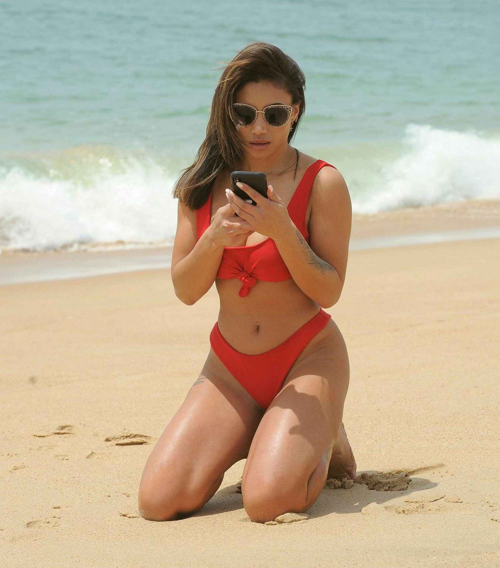 Kayleigh Morris en bikini à Tenerife