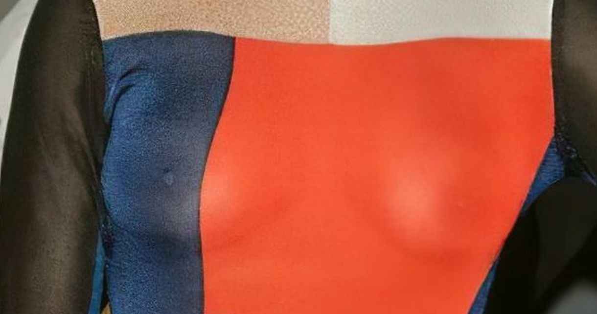 Keri Hilson exhibe ses petits seins à New-York