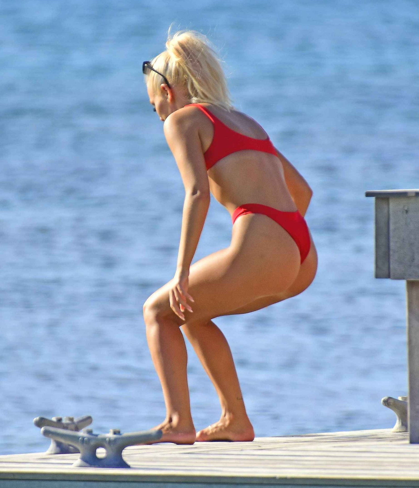 Lottie Tomlinson en bikini à La Barbade
