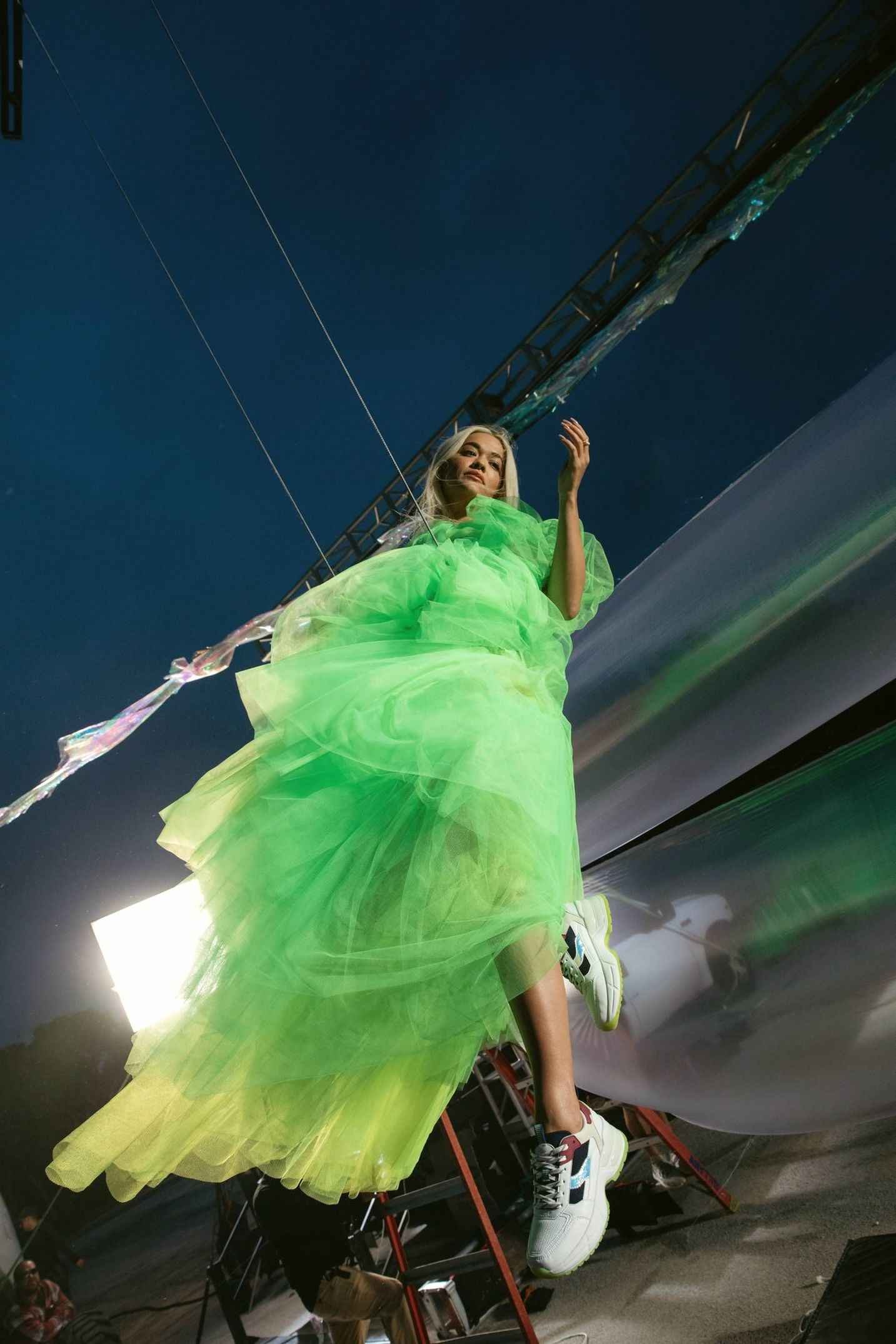Rita Ora fait des photos sexy pour Deichmann