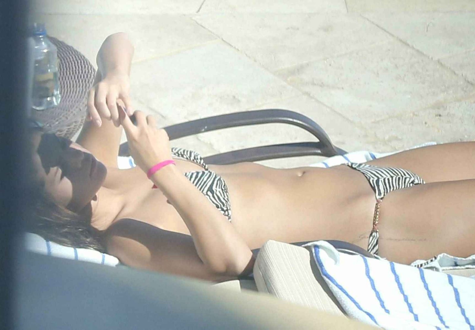 Selena Gomez en bikini en 160 photos HQ