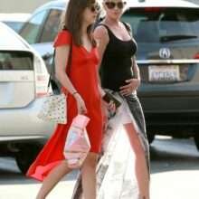 Dakota Johnson et Melanie Griffith sexy à Los Angeles