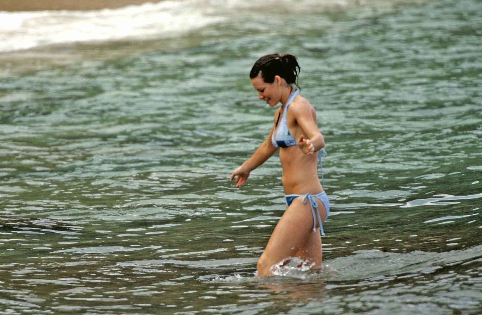Evangeline Lilly en bikini, la collection complète