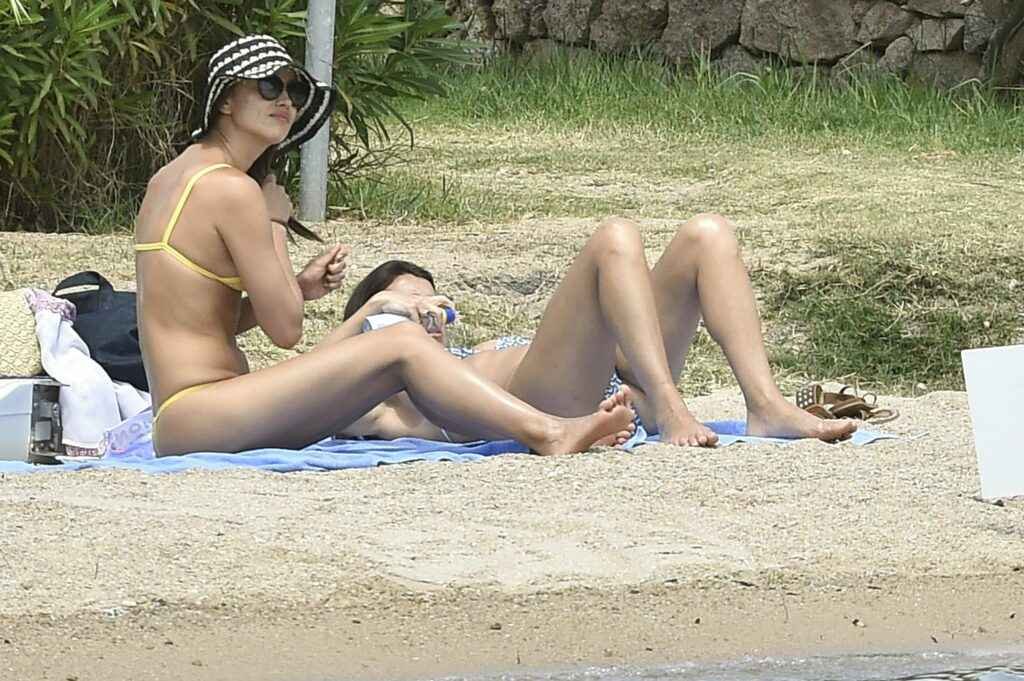 Irina Shayk en bikini à Porto Cervo