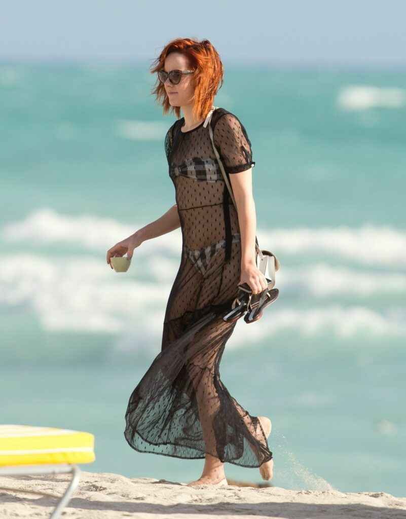 Jena Malone en bikini à Miami