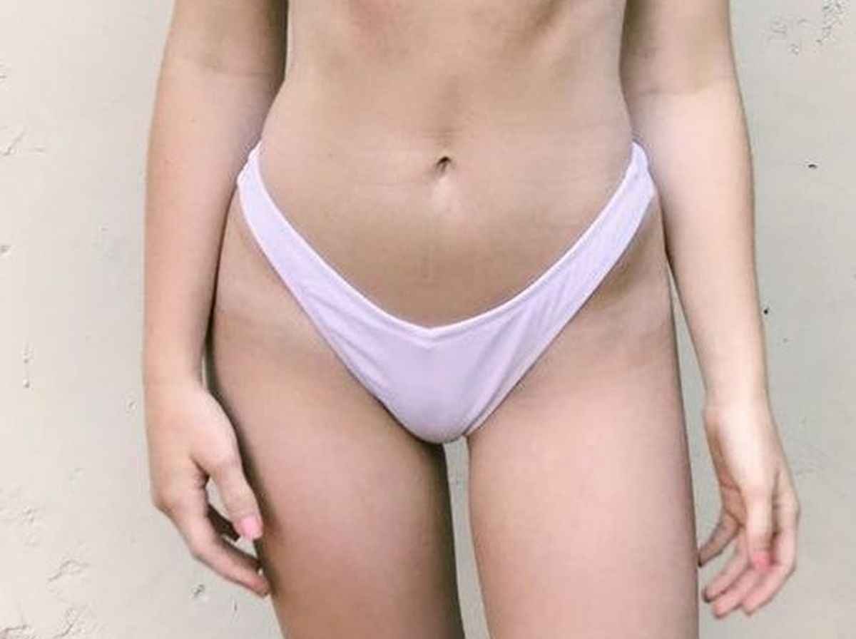 Lily Mo Sheen en bikini