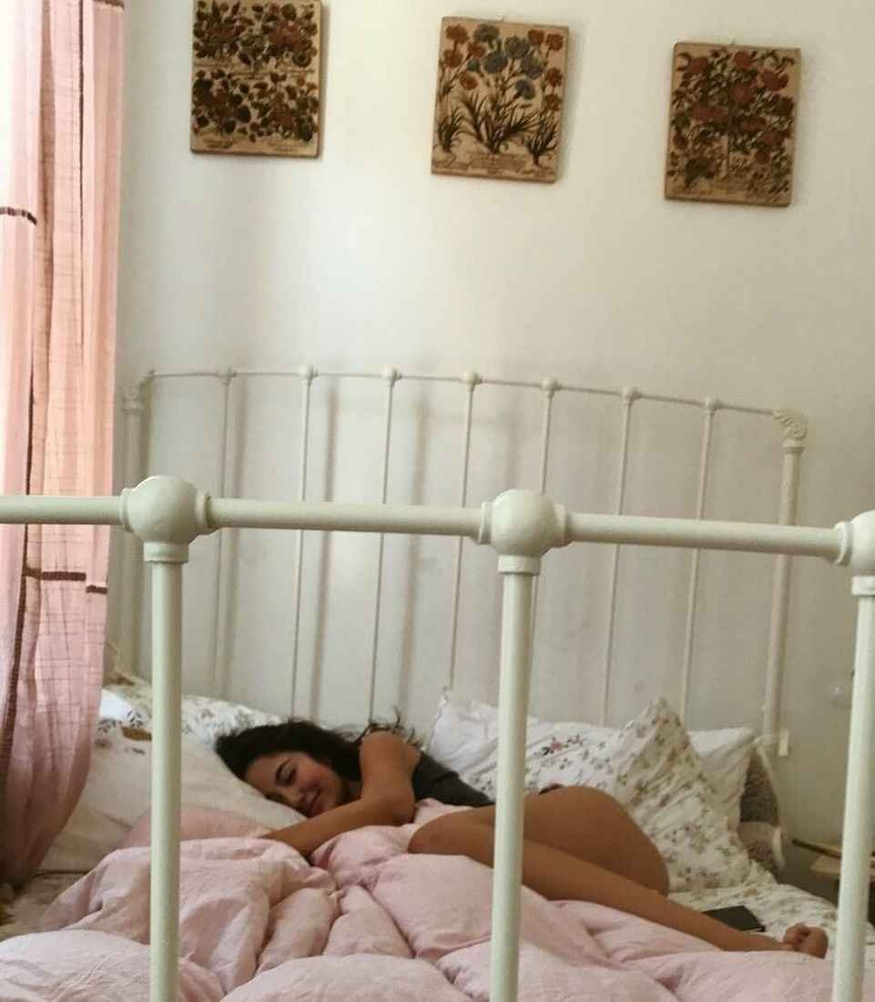 Lily Mo Sheen seins nus, les photos intimes