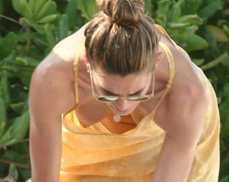 Oups ! On voit les seins de Shayna Taylor