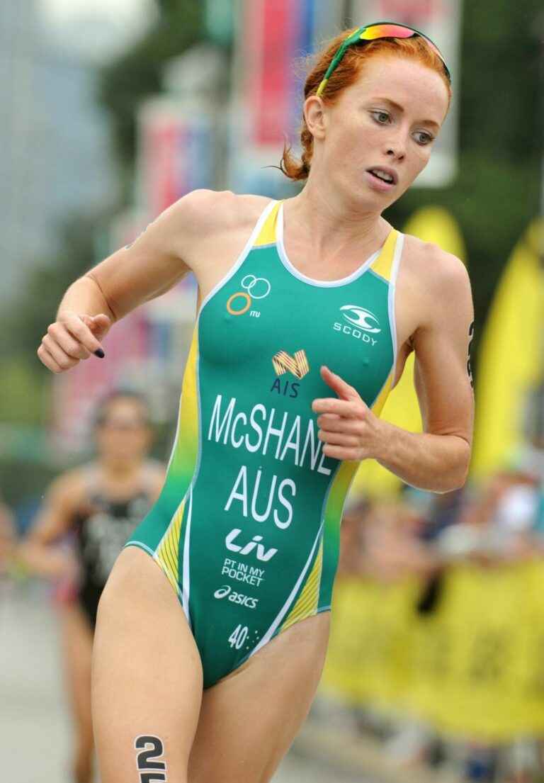 Charlotte McShane sexy au Triathlon