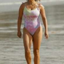 Connie Mitchell en maillot de bain à Sydney