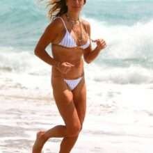 Kelly Bensimon en bikini