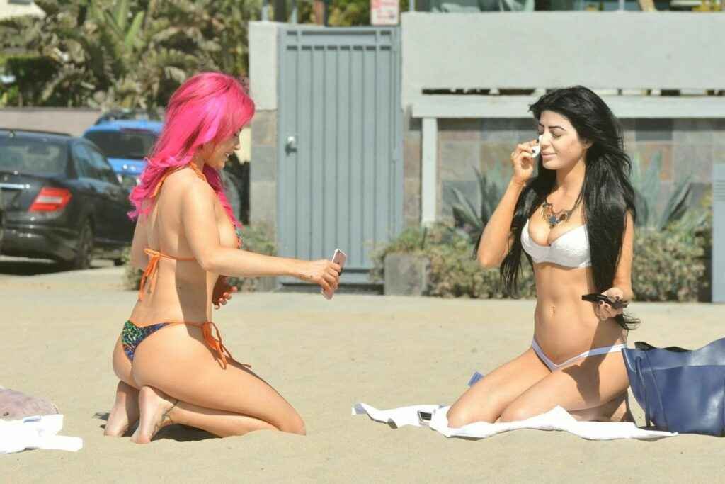 Melissa et Carla Howe en bikini
