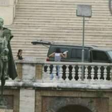 Rocio Munoz Morales surprise seins nus à Rome