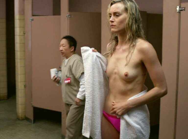 Taylor Shilling nue