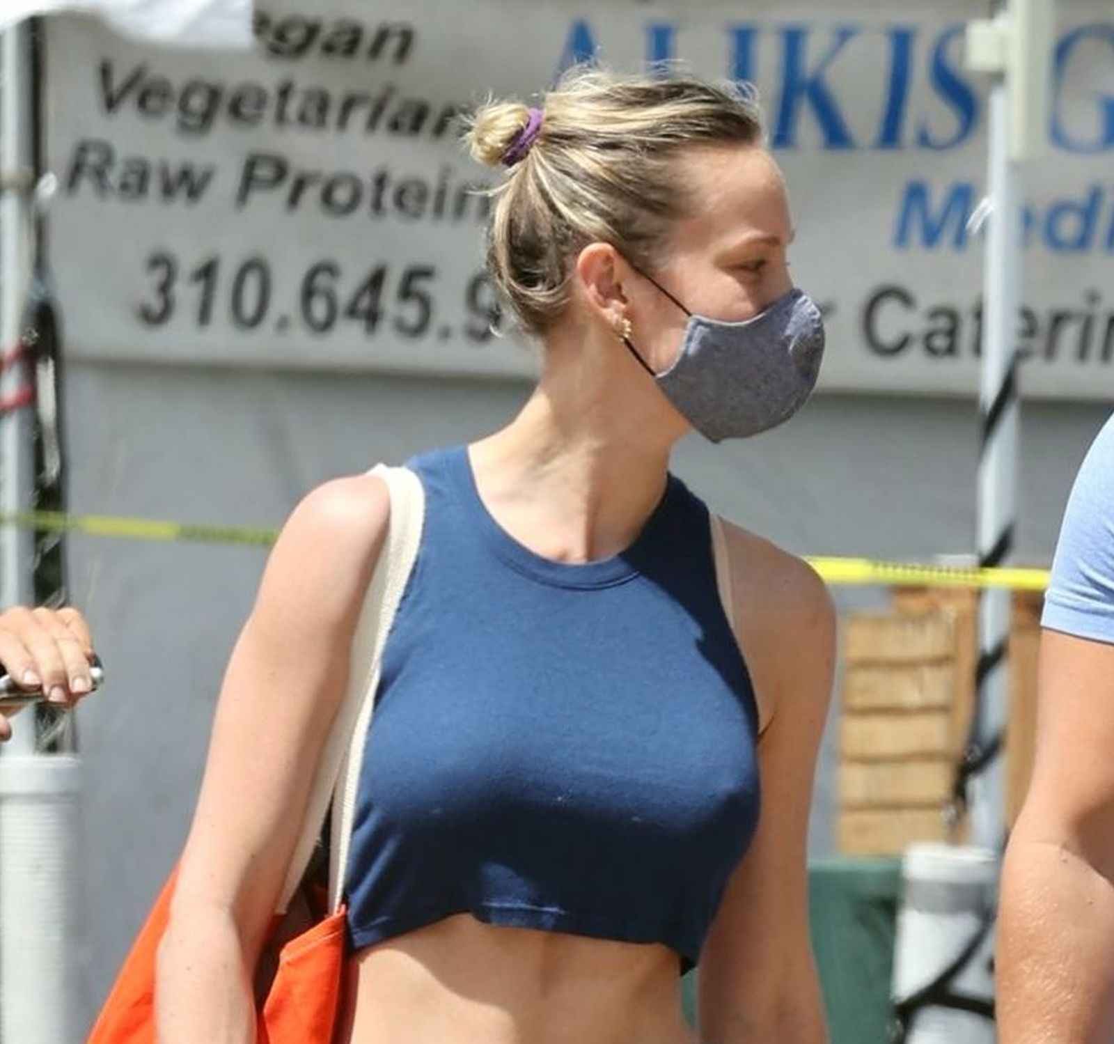 Brie Larson sexy à Malibu