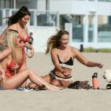 Francesca Farago et ses copines en bikini à Los Angeles