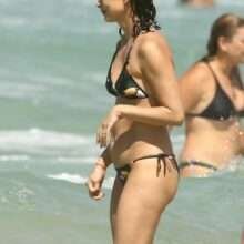 Morena Baccarin en bikini à Rio