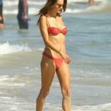 Alessandra Ambrosio en bikini à Los Angeles