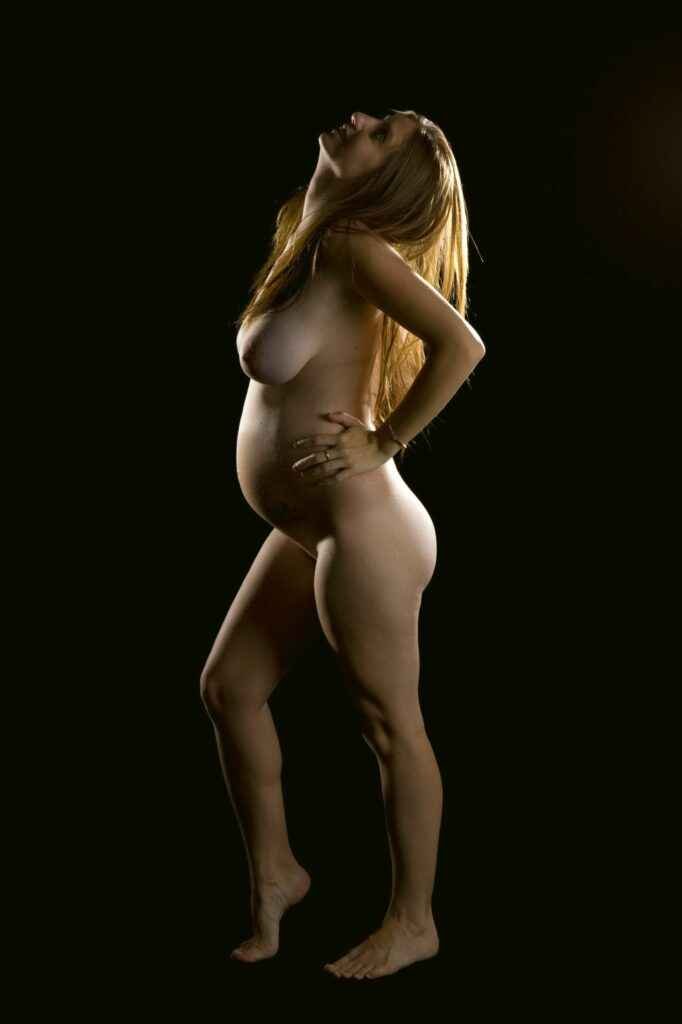 Annabel Fleur nue (et enceinte)
