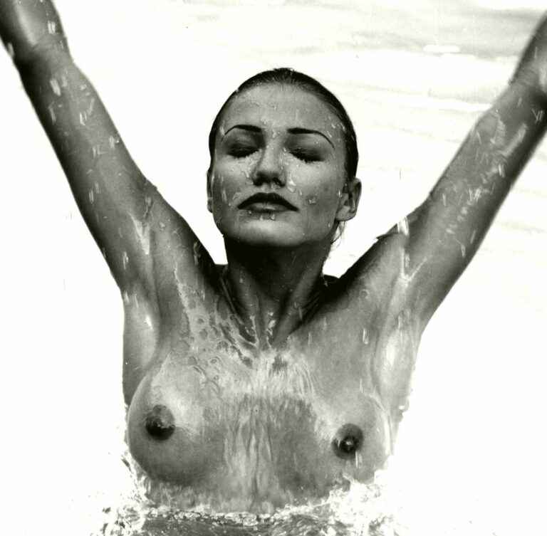 Cameron Diaz seins nus