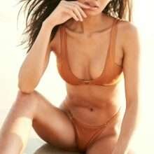 Kelsey Merritt en bikini pour Sports Illustrated