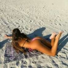 Claudia Romani exhibe ses fesses à Miami