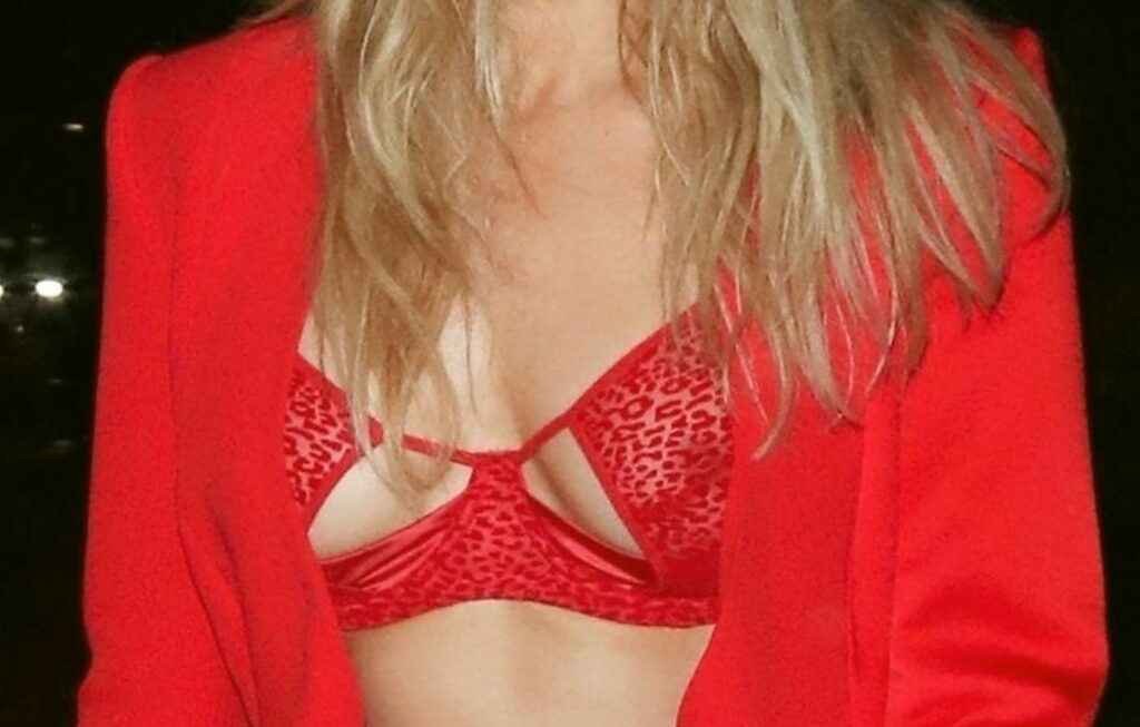 Ellie Goulding sexy à Londres