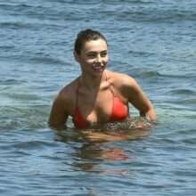 Francesca Allen en bikini à Saint-Tropez