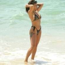 Kayleigh Morris en bikini à Mykonos