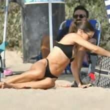 Camila Cohelo en bikini à Santa Monica