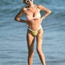 Tina Louise en bikini à Los Angeles