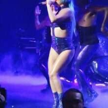 Lady Gaga sexy sur scène
