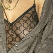 Rita Ora exhibe ses seins à Londres