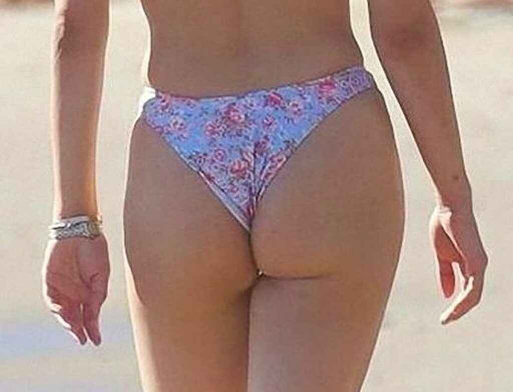 Amelia Hamlin en bikini à Malibu