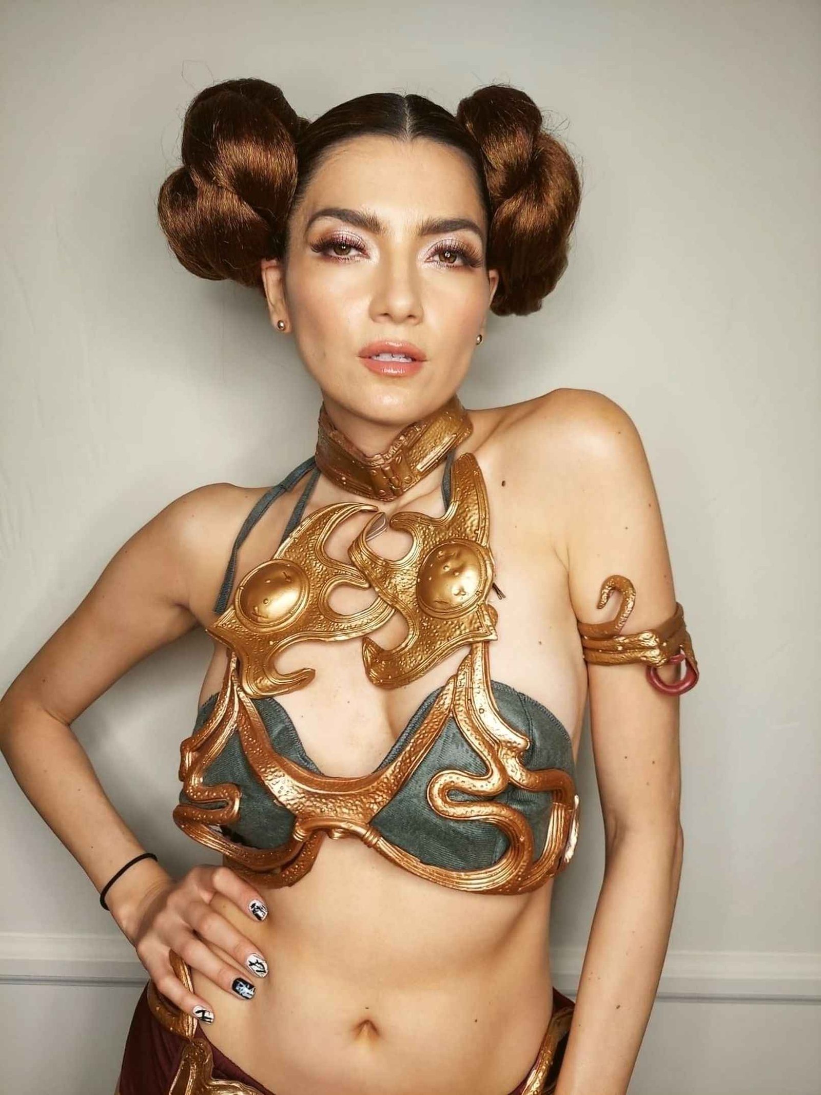 Blanca Blanco sexy en Princesse Leia pour Halloween