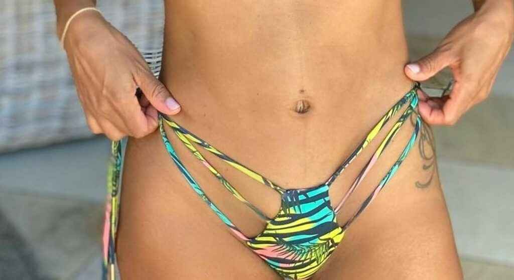 Christina Milian pose en bikini