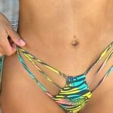 Christina Milian pose en bikini