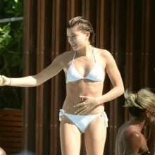 Hailey Baldwin en bikini à Miami Beach