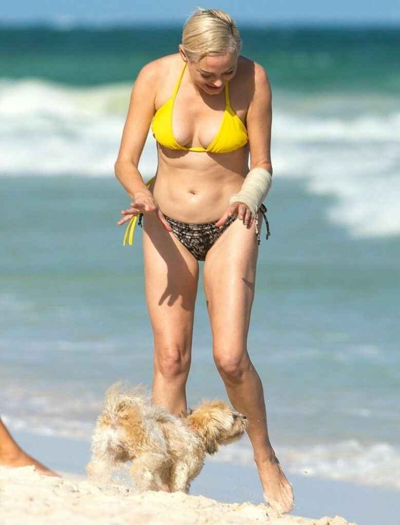 Rose McGowan en bikini au Mexique