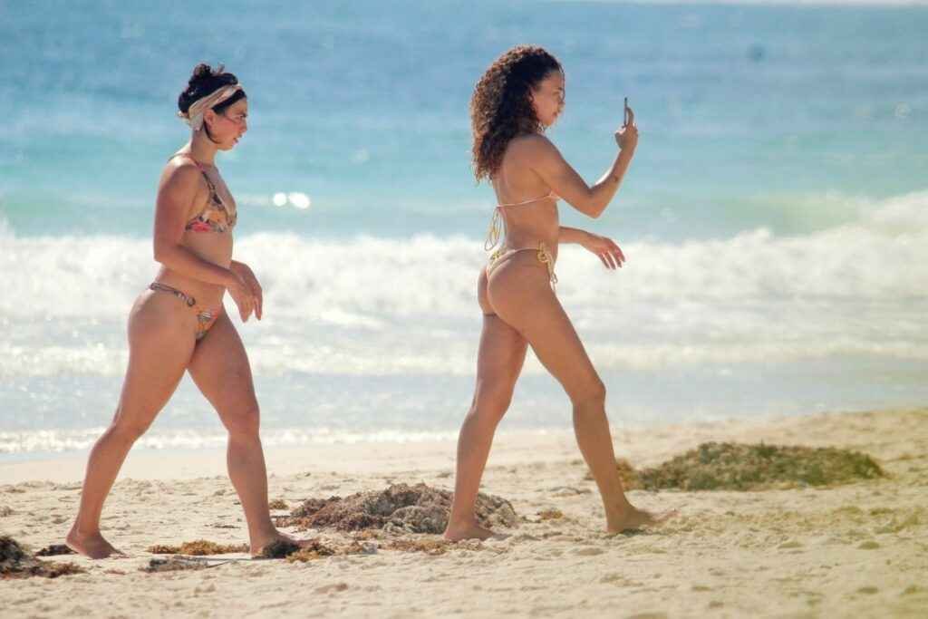 Ashley Moore en bikini à Tulum