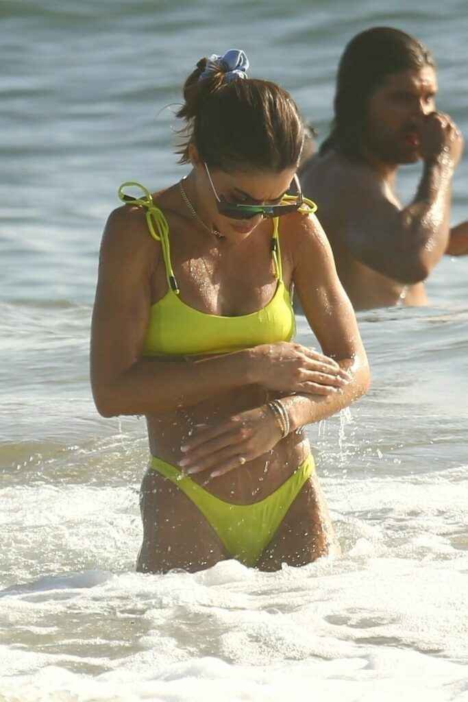 Camila Coelho en bikini à Santa Monica