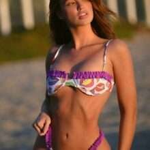 Haley Kalil en bikini
