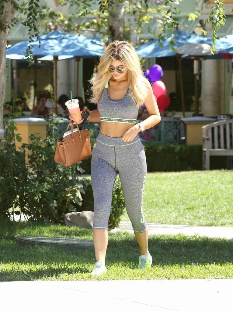 Kylie Jenner en Leggings à Los Angeles