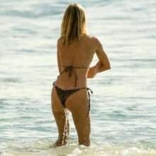 Kimberley Garner en bikini à La Barbade