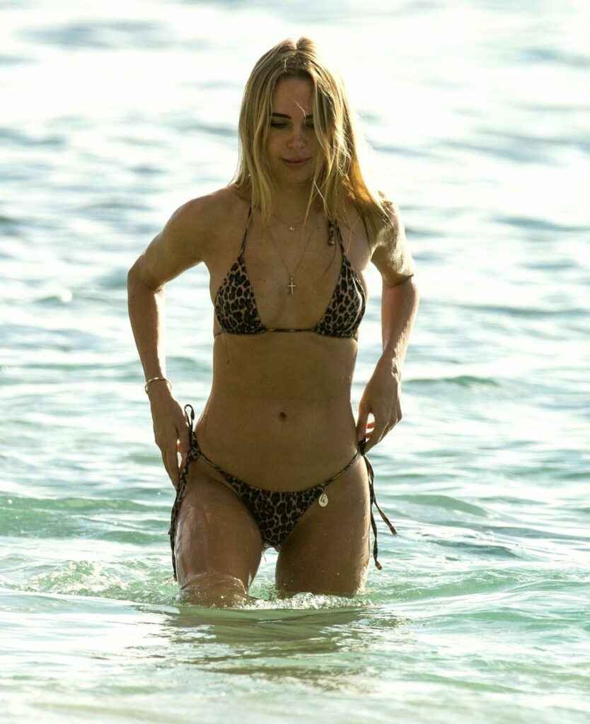 Kimberley Garner en bikini à La Barbade