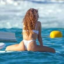 Sarah Hyland en bikini à Cabo San Luca